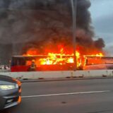 ベオグラードでバスが炎上
