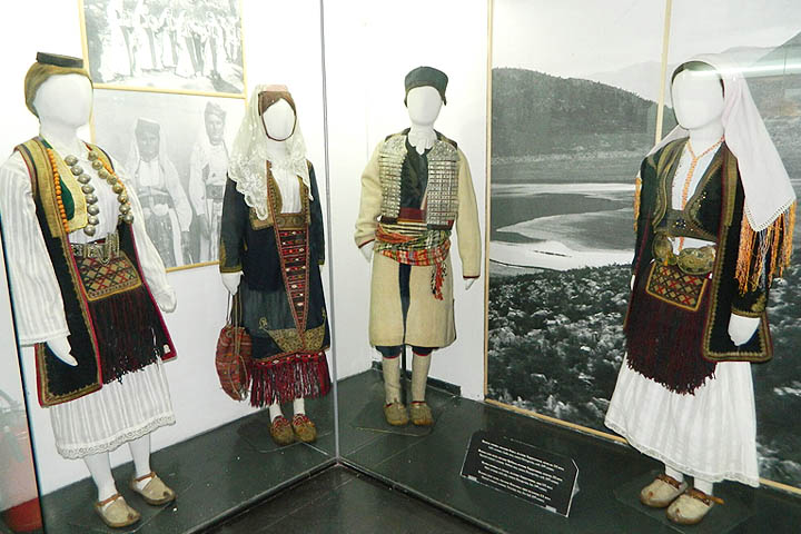 民族衣装をズラ っと展示 セルビア民族衣装博物館 ページ 2 セルビア旅行の情報サイト