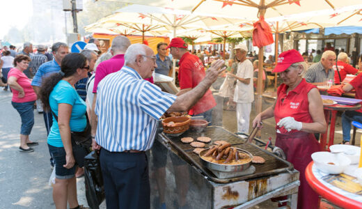 【レスコバツ】セルビア南部のお祭り『ロシュティリヤダ』とは？市場とレスコバツ特有のメニューをご紹介