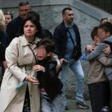 セルビア・ベオグラードの学校で男子(13歳)が発砲し10人が死亡 | 現地インタビュー