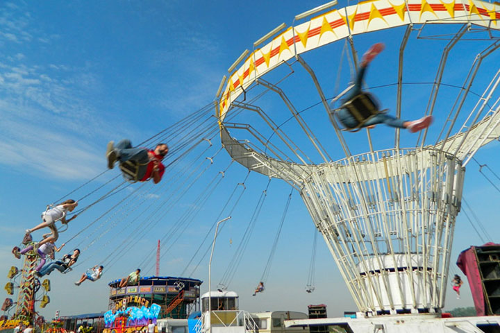 【セルビア鉄道の旅】秋を彩るロマンティカ列車―スレムスキ・カルロブチ収穫祭へのアンティークな旅 ページ 5 セルビアンウォーカー